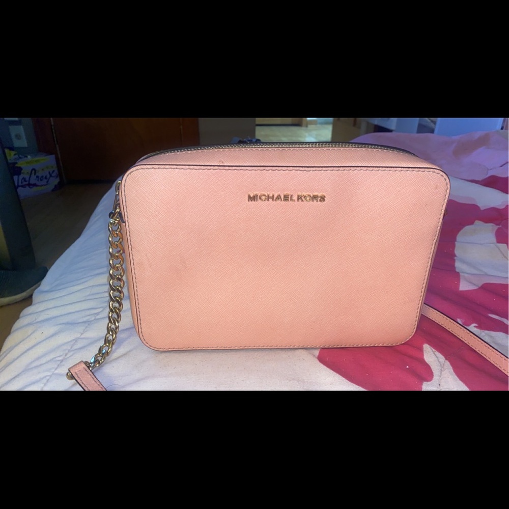 Micheal Kors purse for sell ‼️
